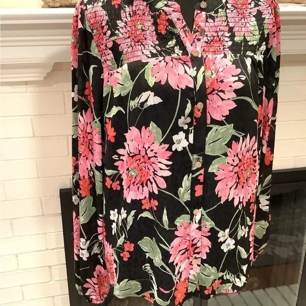 #151 Stunning Draper James RSVP Floral Print Button Up Blouse Sz Medium - Picture 3 of 9